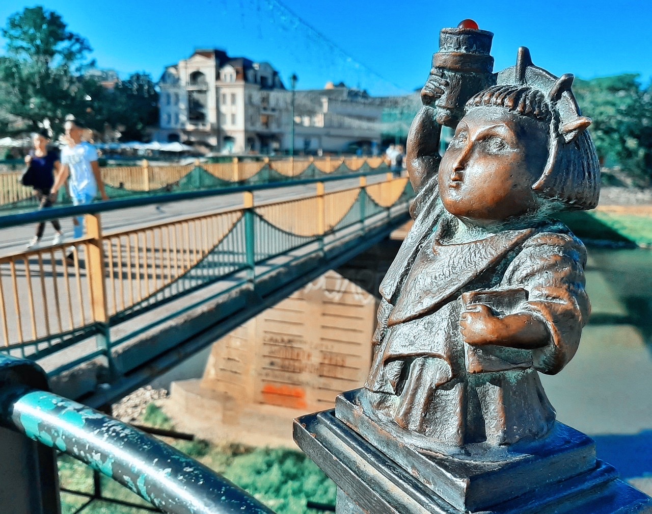 Liberty mini-sculpture in Uzhhorod